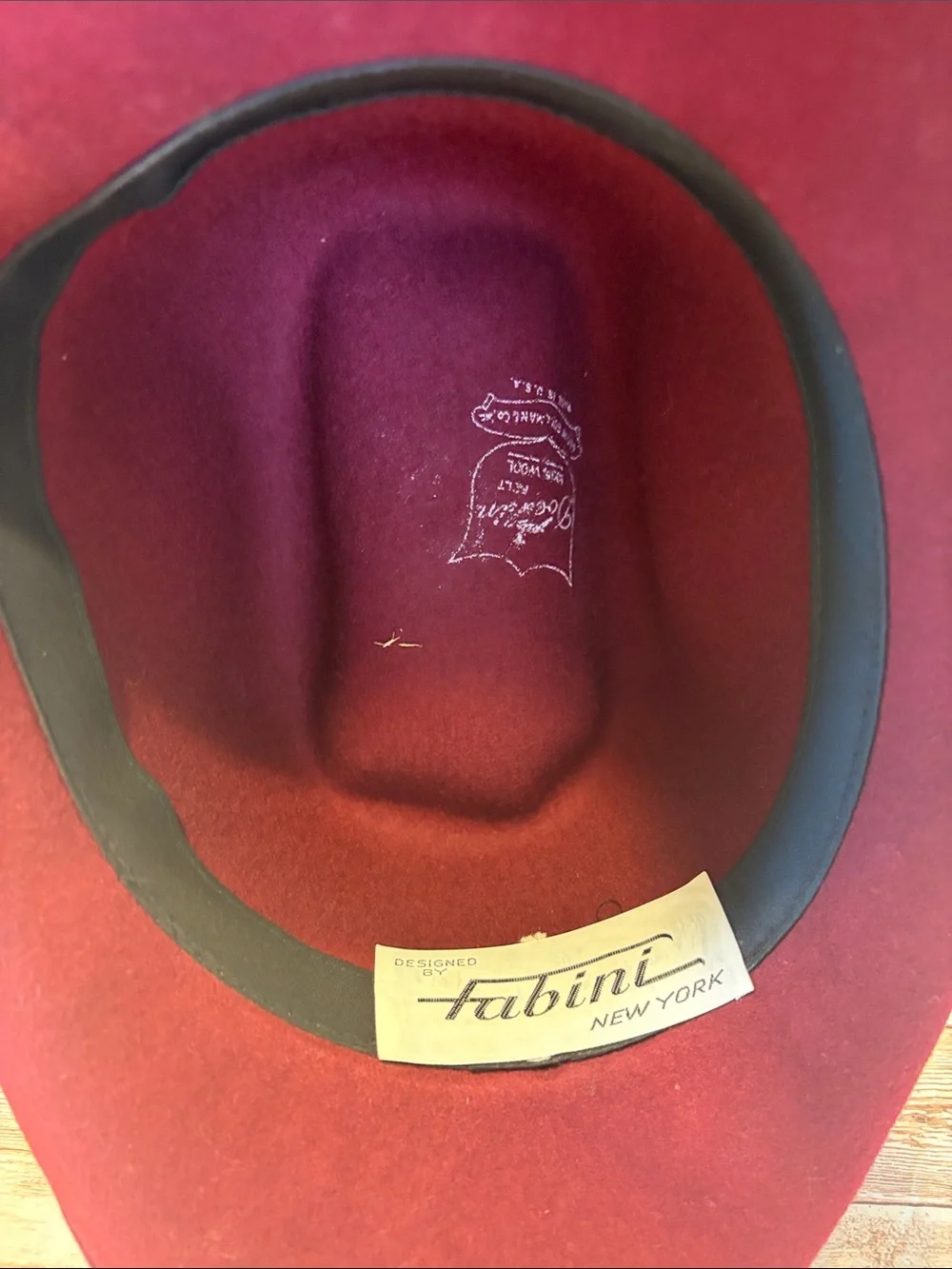 Classic Women's Burgundy Wool Felt Hat with Feather Accent - Picture 4 of 8
